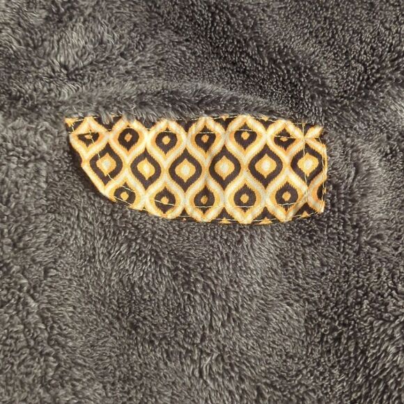 Women's Pressbox Gray IA Hawkeyes Shaggy Super Plush Fleece Quarter-Zip Jacket - Picture 4 of 8